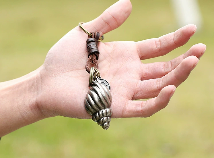 Модный ретро аксессуар, плетеный металлический кожаный брелок для ключей, панк стиль
