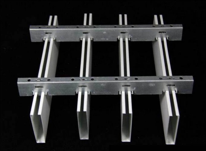 仿木铝方通_热转印木纹铝方通