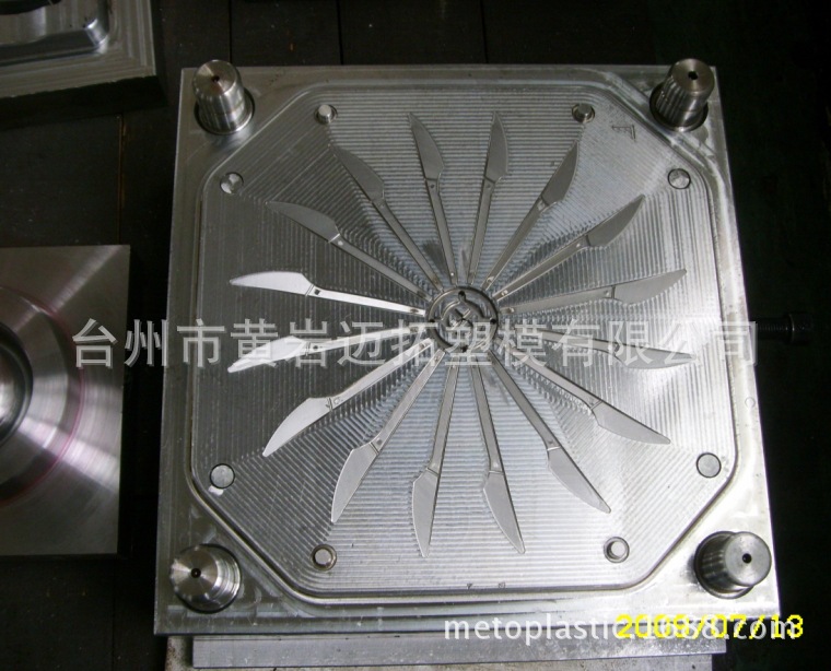 16腔塑料一次性小餐刀模具 刀叉勺模具