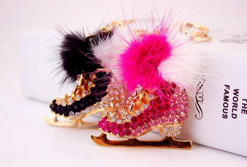 38g Weight Alloy, Metal Material Shoe Pattern Unisex Gender Pink, Black Color Korean Cute Fashion Diamond Hair Ball Skates Car Keychain 无