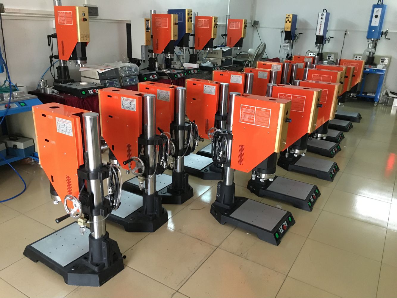 885EEE3E25C28C7300C0BFAEC48903