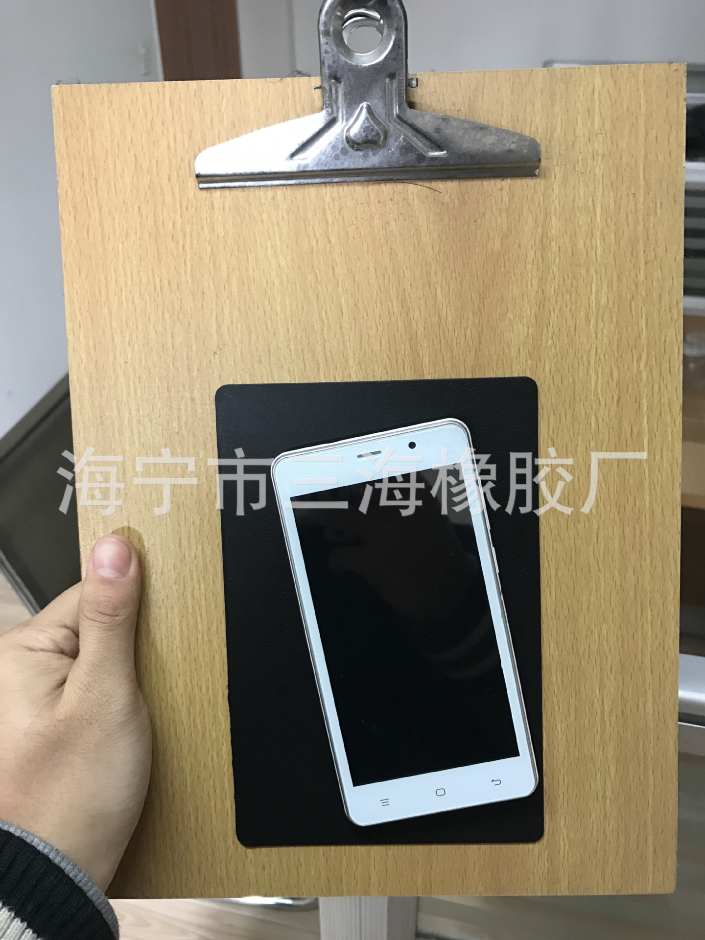 厂家直销订做各类硅胶皮纹防滑垫 汽车内饰手机防滑垫