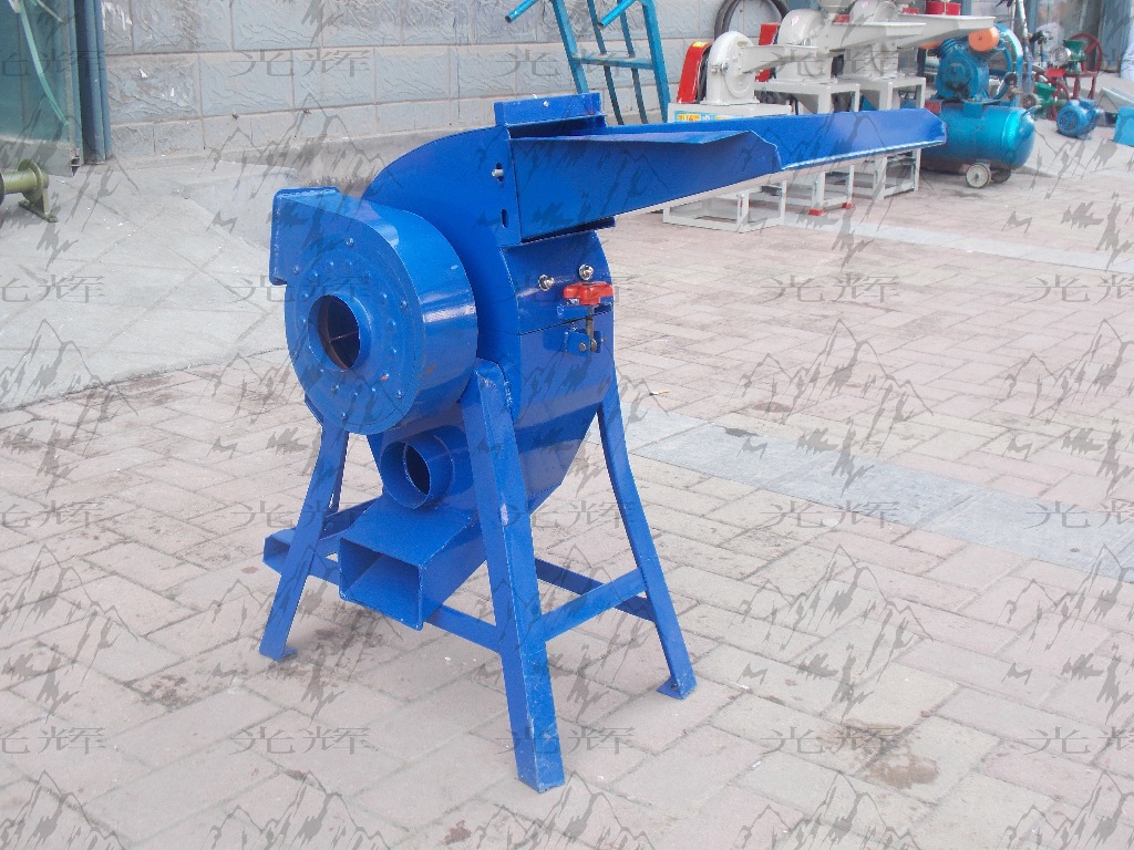 小型家用玉米秸秆粉碎机，玉米芯粉碎机 牛羊饲料粉碎厂家