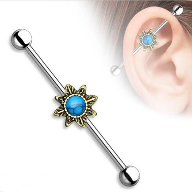 16G labret stud size and finish detail