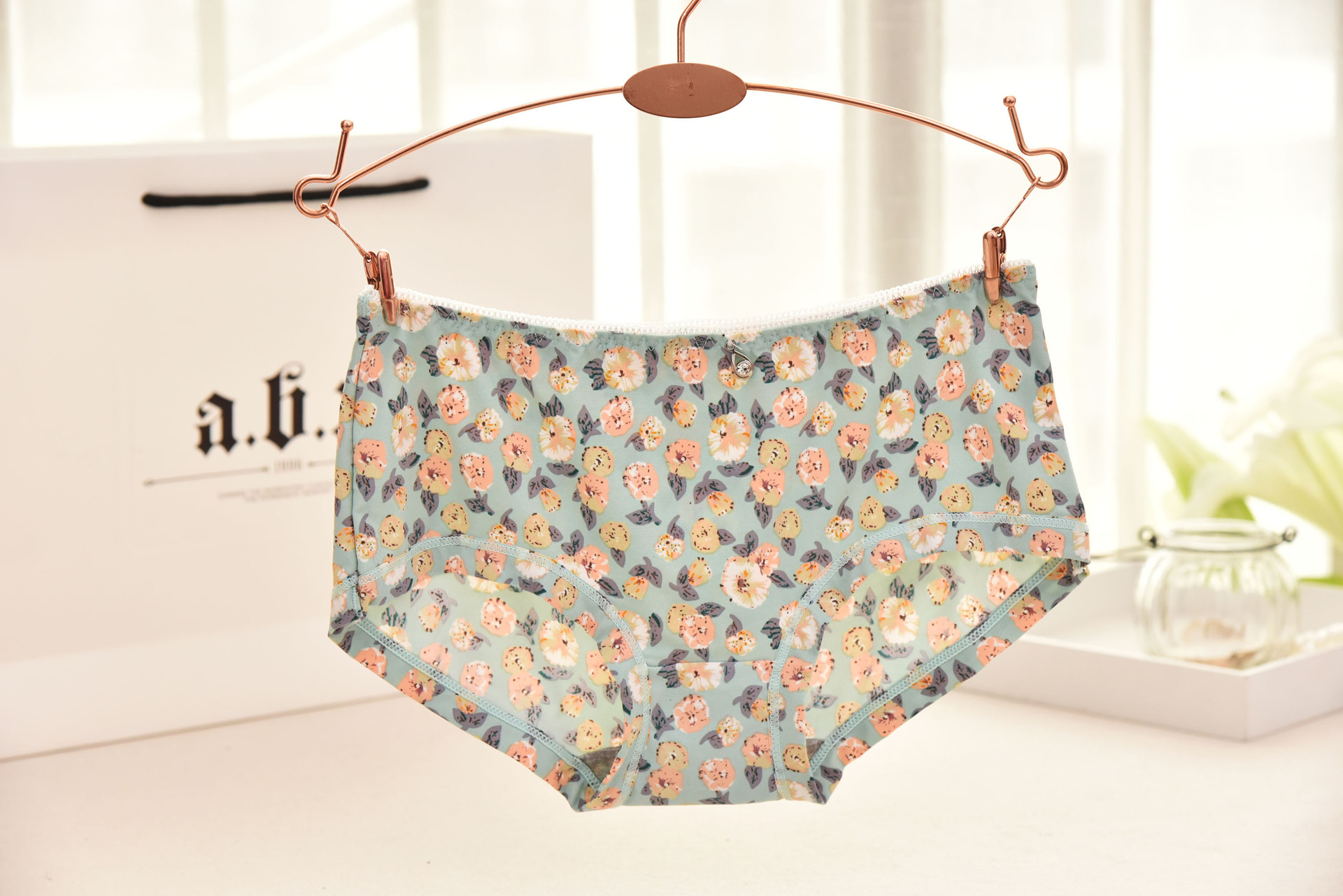 Slip jeunesse en soie Ice - Ref 654921 Image 33