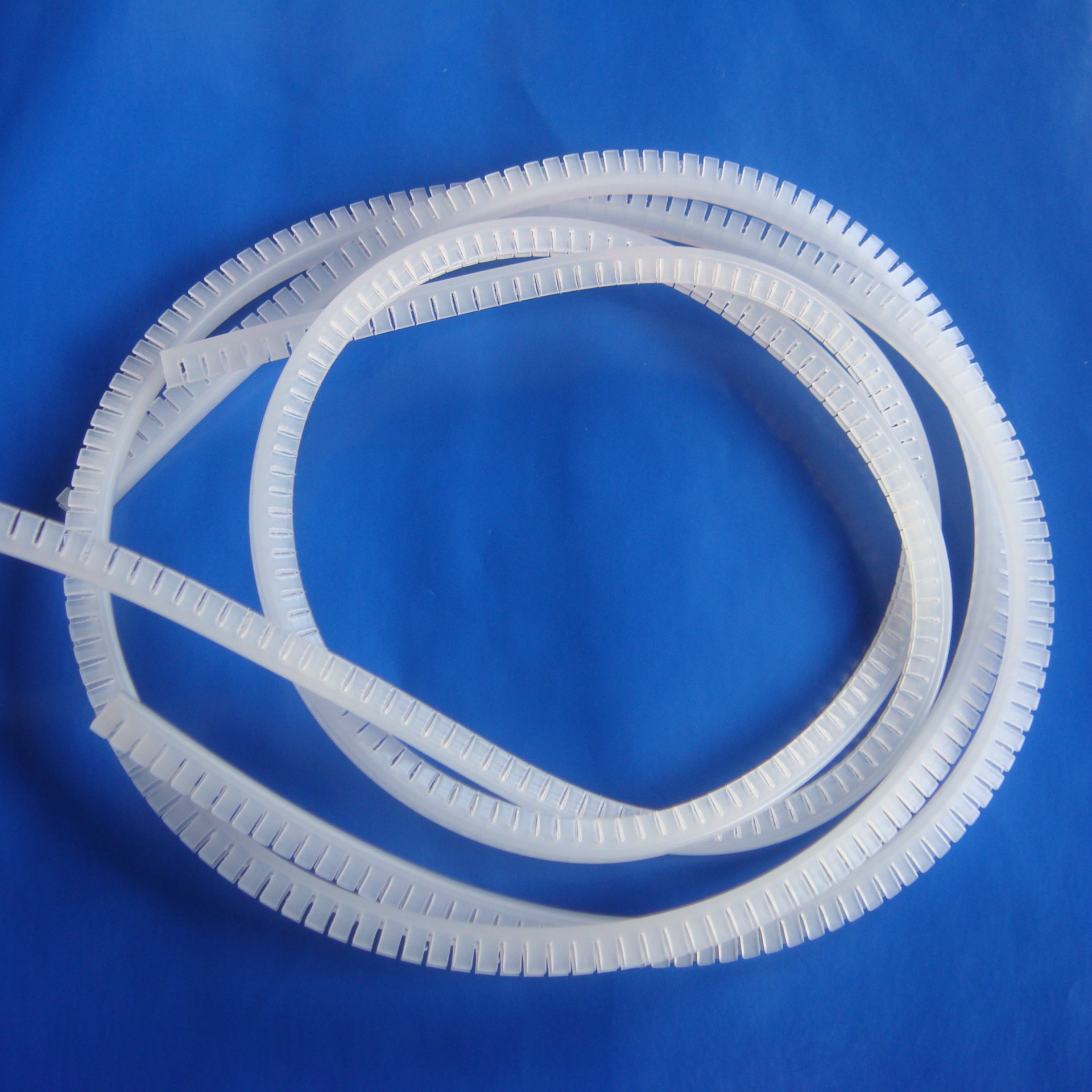 东莞厂家现货直销 KG-020护线齿 自由绝缘保护套 护边条护线齿