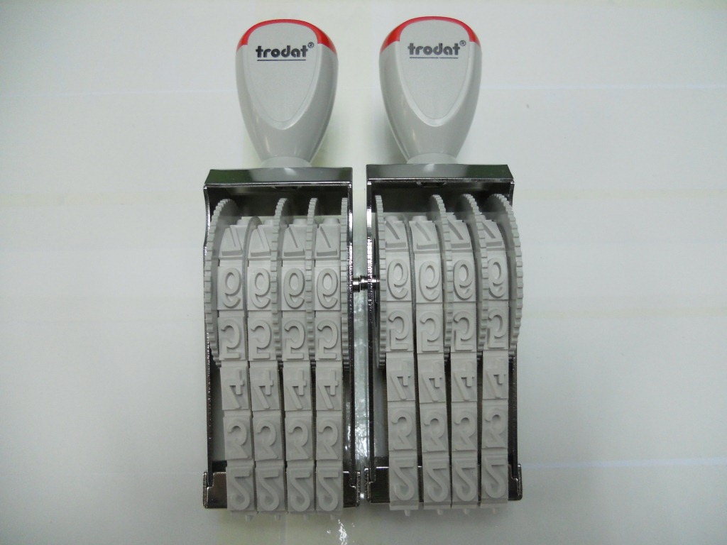 ��Ʒ׿��15124ӡ�� �ָ�12MM 4λ����ӡ�� Trodat �ɵ�������