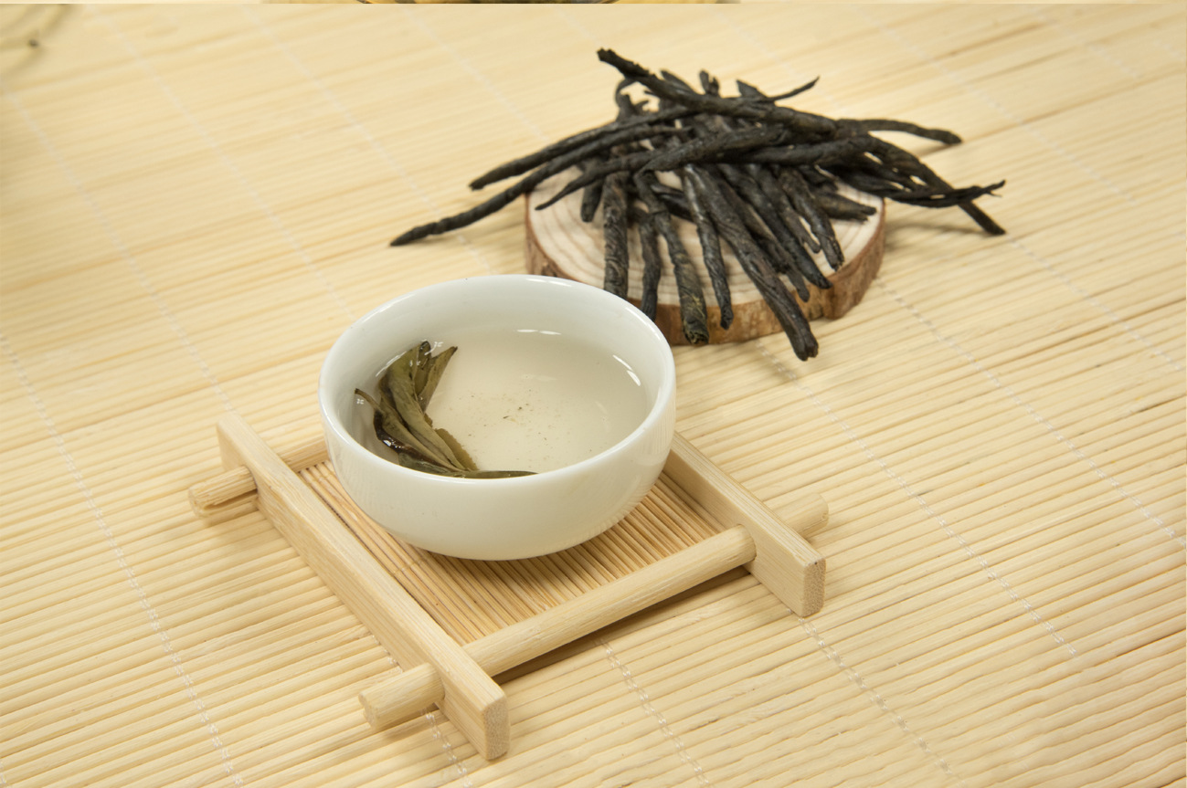 Ku Ding Tea Loose Leaf Bitter Tea Herbal Infusion Wholesale Bulk Sichuan Origin quality and texture