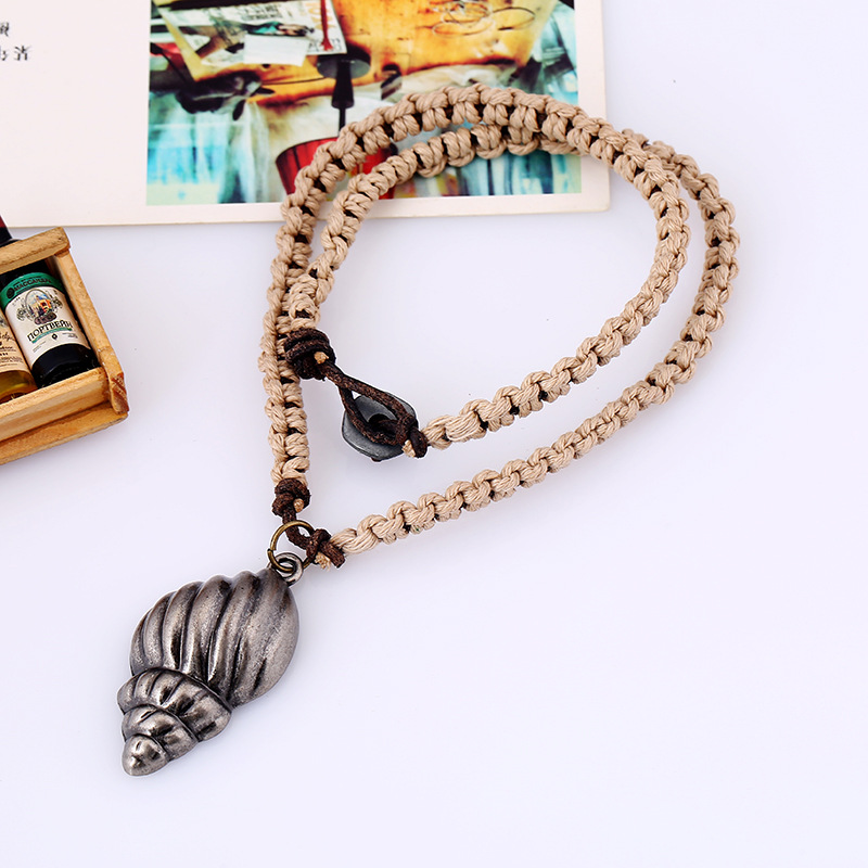 Vintage Woven Leather Necklace Conch Pendant Men Necklace Foreign Trade Jewelry Leather Necklace display picture 3