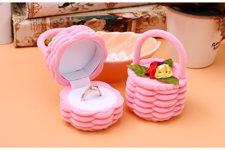 Cute Solid Color Flannel Jewelry Boxes display picture 2