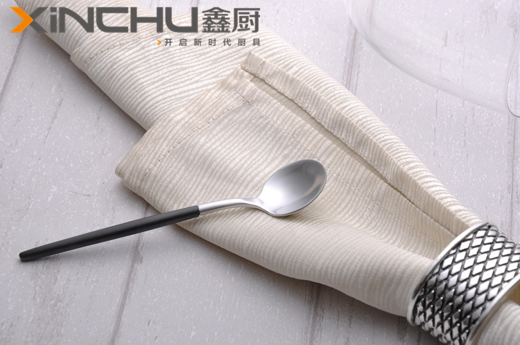 裡昂 間黑(茶勺）