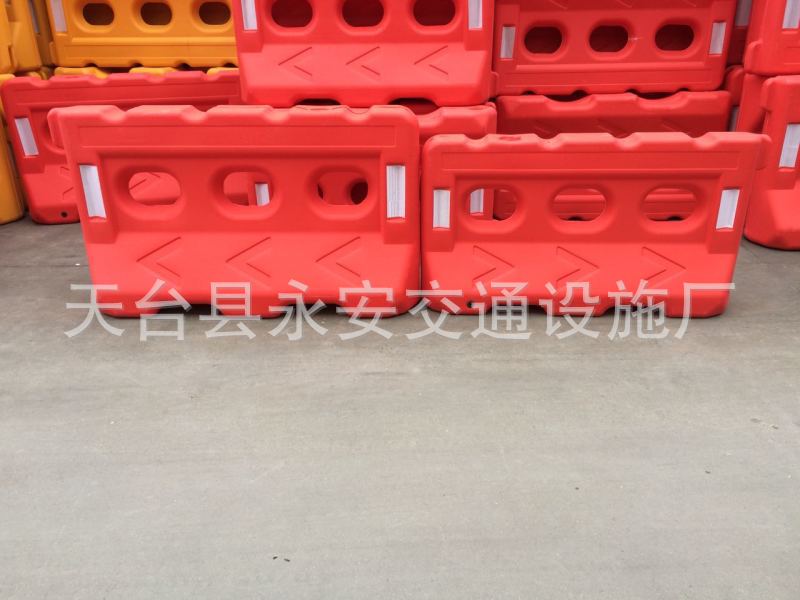 1300防撞水马 塑料三孔水马 隔离墩围栏水马围档 厂家直销