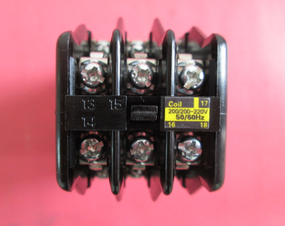 中间继电器     SRC50-2U  (3A3B)Z      AC200-220V