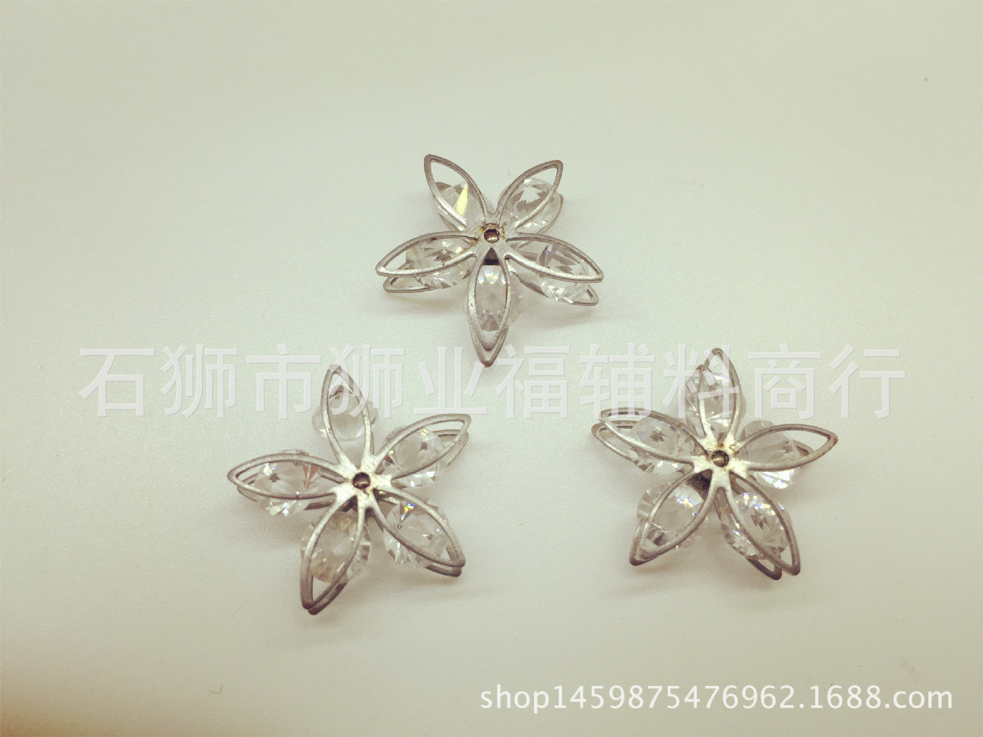 厂家直销 内镶钻五角星吊坠 冲件 服饰五金 箱包五金 鞋子五金