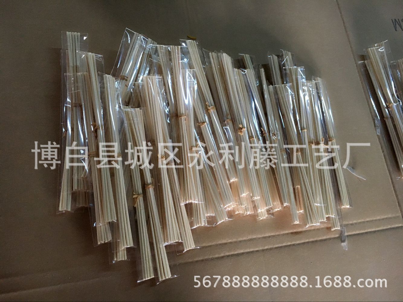 Binding vines, self-adhesive bags, raffia, erasers – a wide variety of products are available.