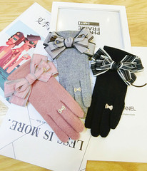 Korean version of the new touch-screen five-finger cashmere stripe multi-layered bow thickened gloves, cute warm gloves
