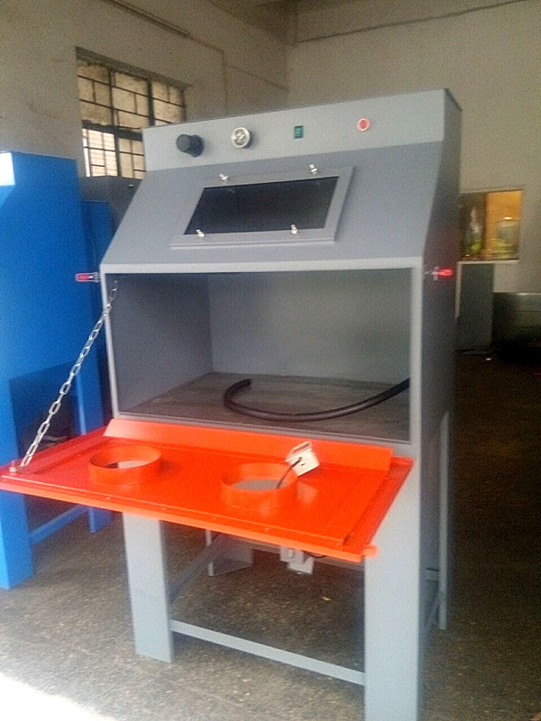 9060前開門噴砂機(jī)_副本