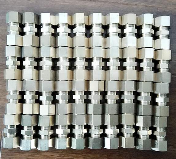 GB3737黄铜直通接头_副本