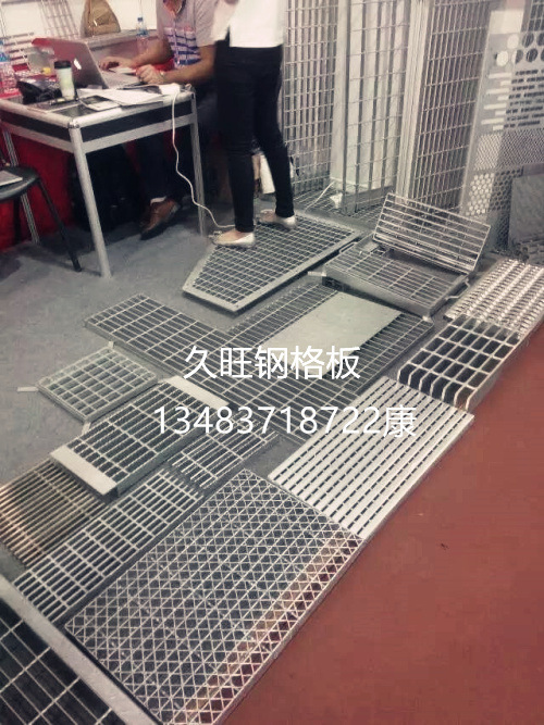 4DE6B37EE4A6F18877F73DB44CC0A6