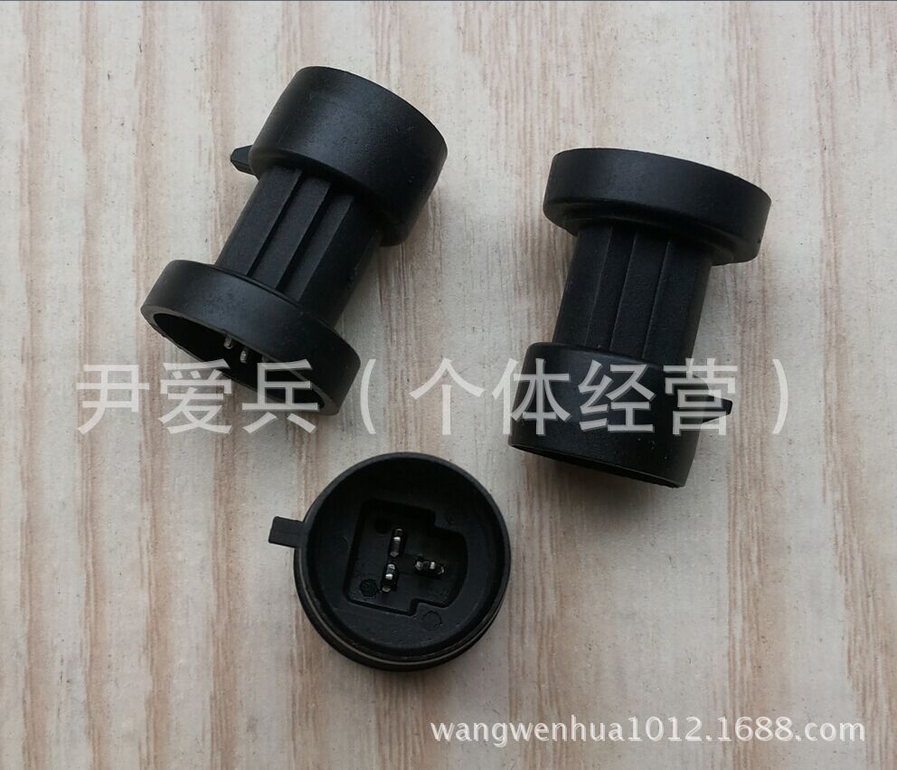 供应汽车接插件，汽车传感接插件，密封件，胶壳