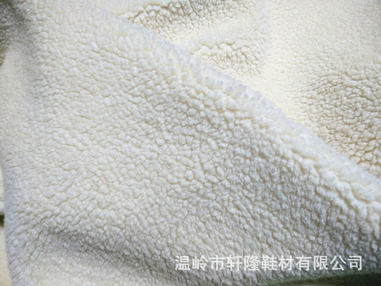 【轩隆毛绒】现货供应全涤加厚羊羔绒 绒布布料-阿里巴巴