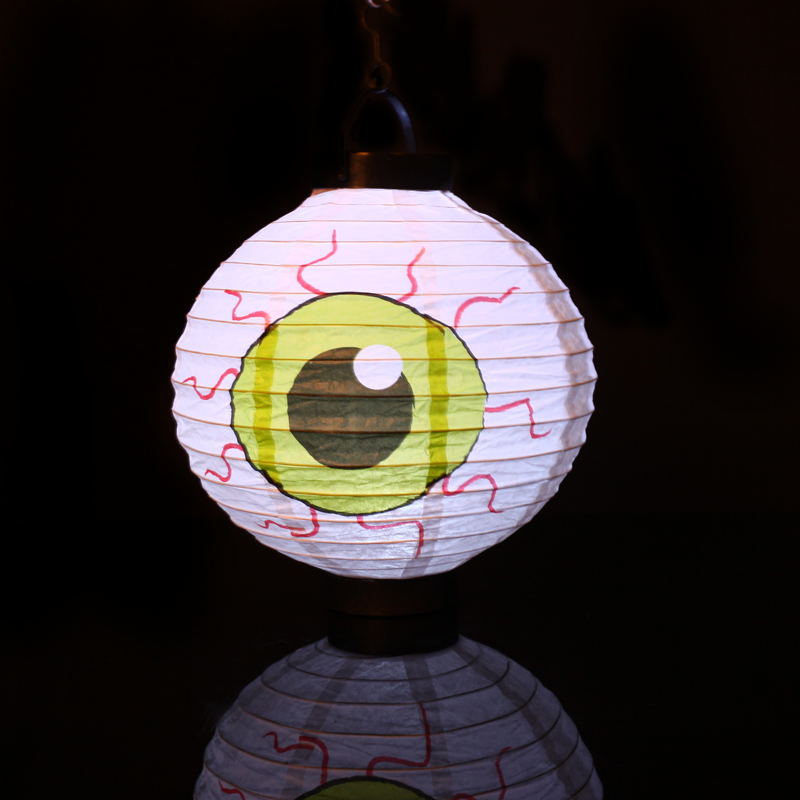 Фонарь с зелеными глазами