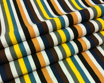 미세한 노란색 줄무늬