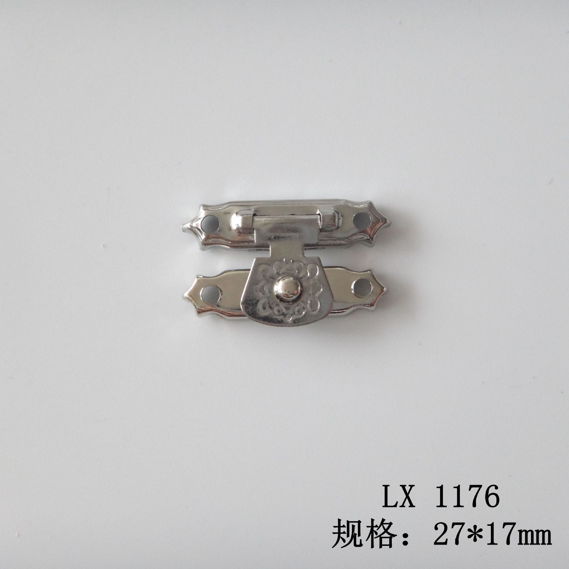 德广信获得可调弧度搭扣式锁紧设备专利到达具有必定弧度的衔接锁紧作用