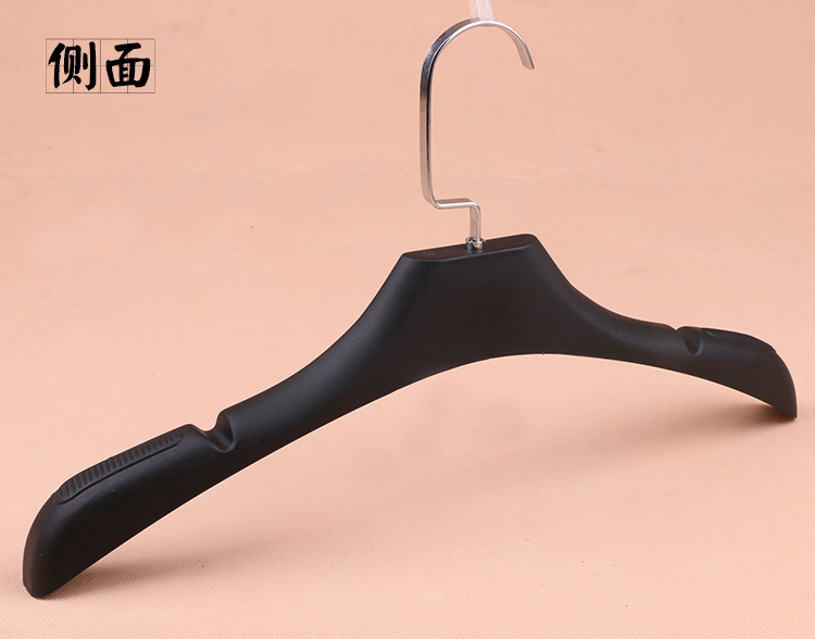 1685880024_1943346398