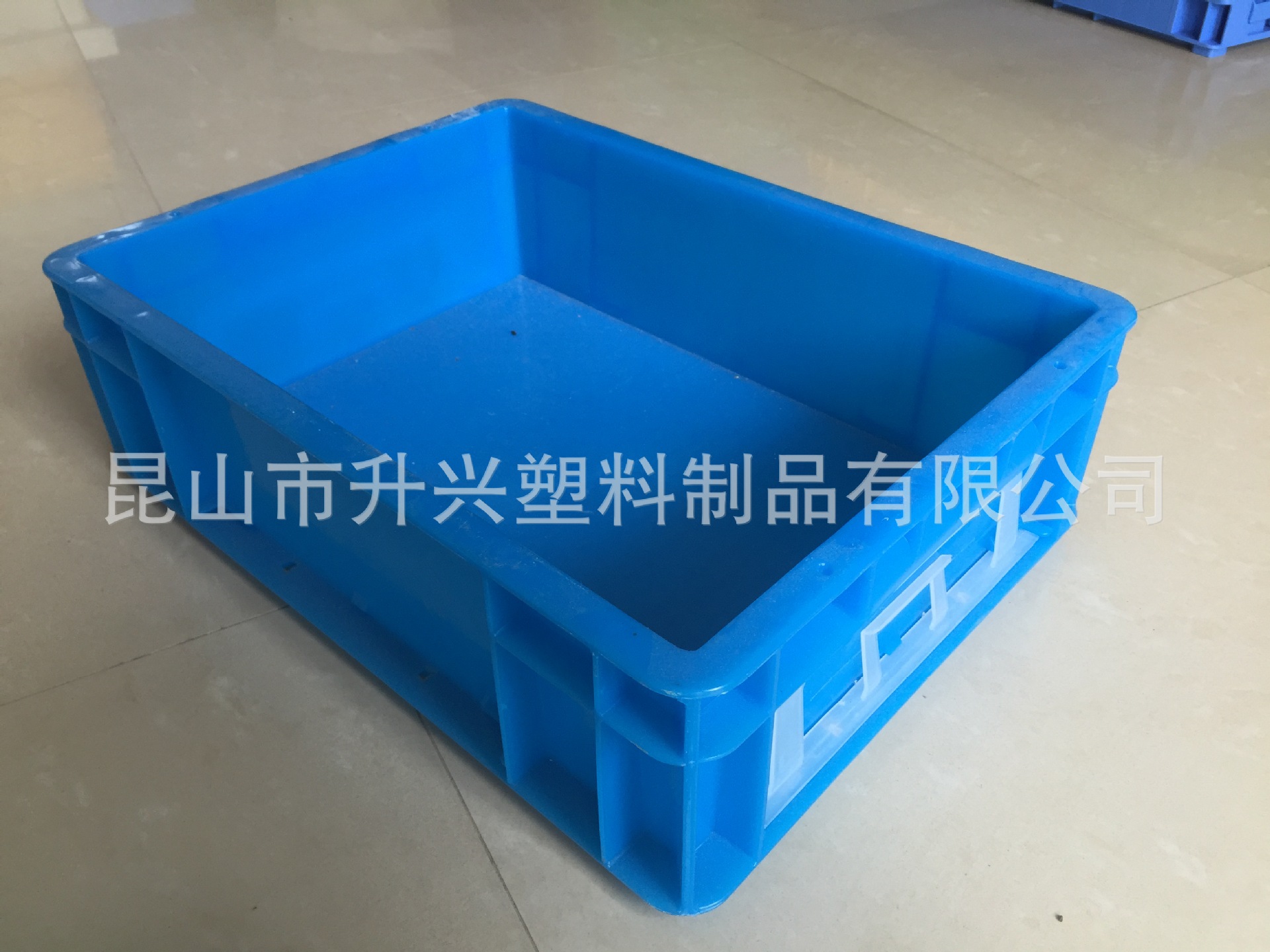 供应新款EU4311塑料物流箱400-300-120加强型把手 不不会凸底部