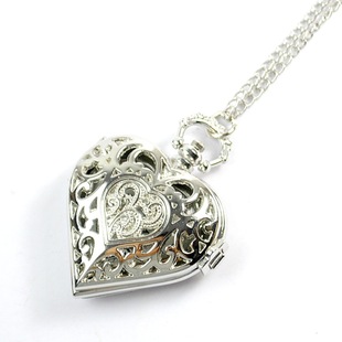 Couple's Pocket Watch Retro Style Hollow Heart-shaped Silver Pocket Watch Quartz Carved Pocket Watch 8020