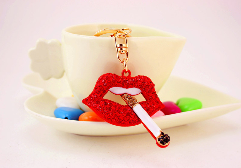 45g Weight Alloy, Metal Material Lips Pattern Unisex Gender Rose Red, Red Color Craft Small Gift Cigarette Red Lip Ladies Metal Pendant Mouth Keychain 4