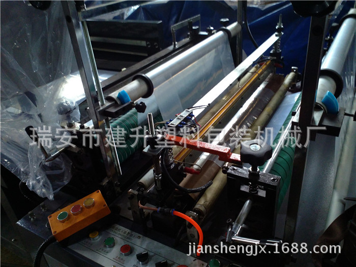 供应电脑无纺布横切机 塑料薄膜横切机 各种卷筒材料切片设备