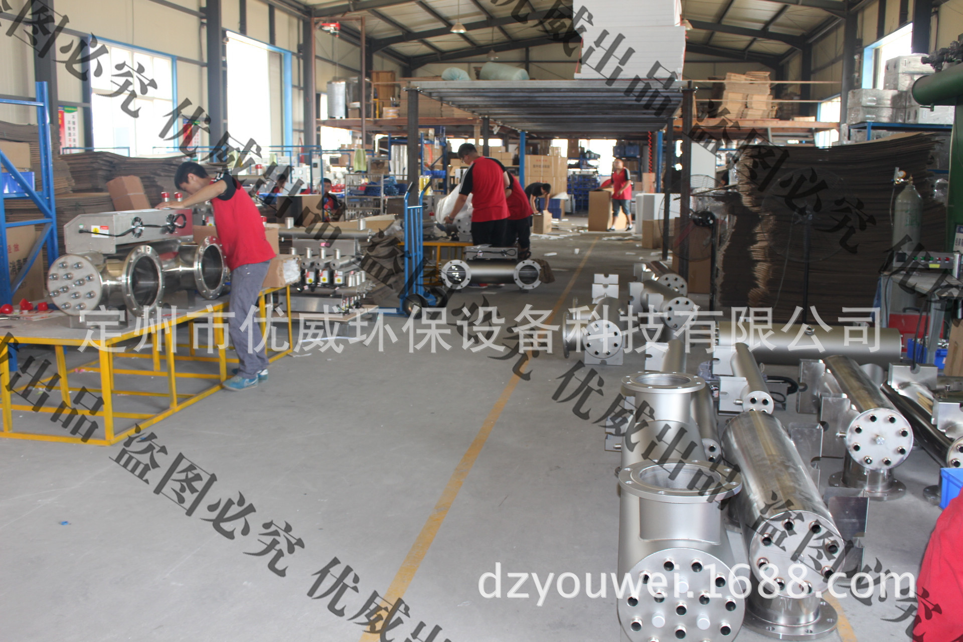 优威-红蚁很忙，挥汗如雨