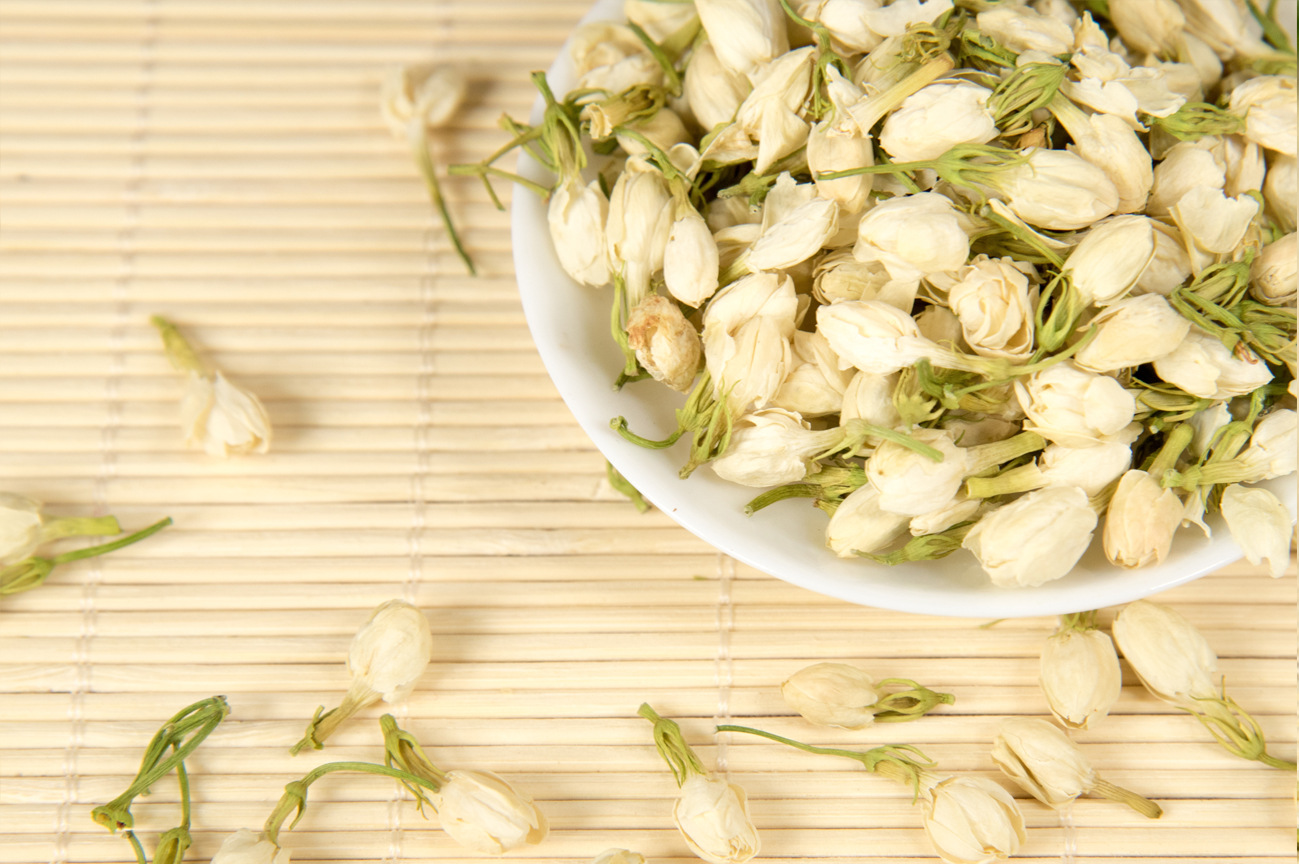Jasmine Flowers Mo Li Hua Dried Whole Buds for Tea and Blending 500g in use