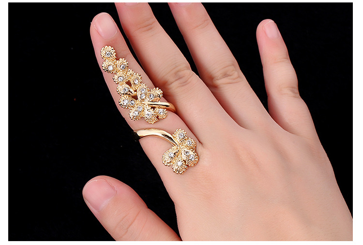 New Fashion Ol Flower-shaped Diamond Ring display picture 6