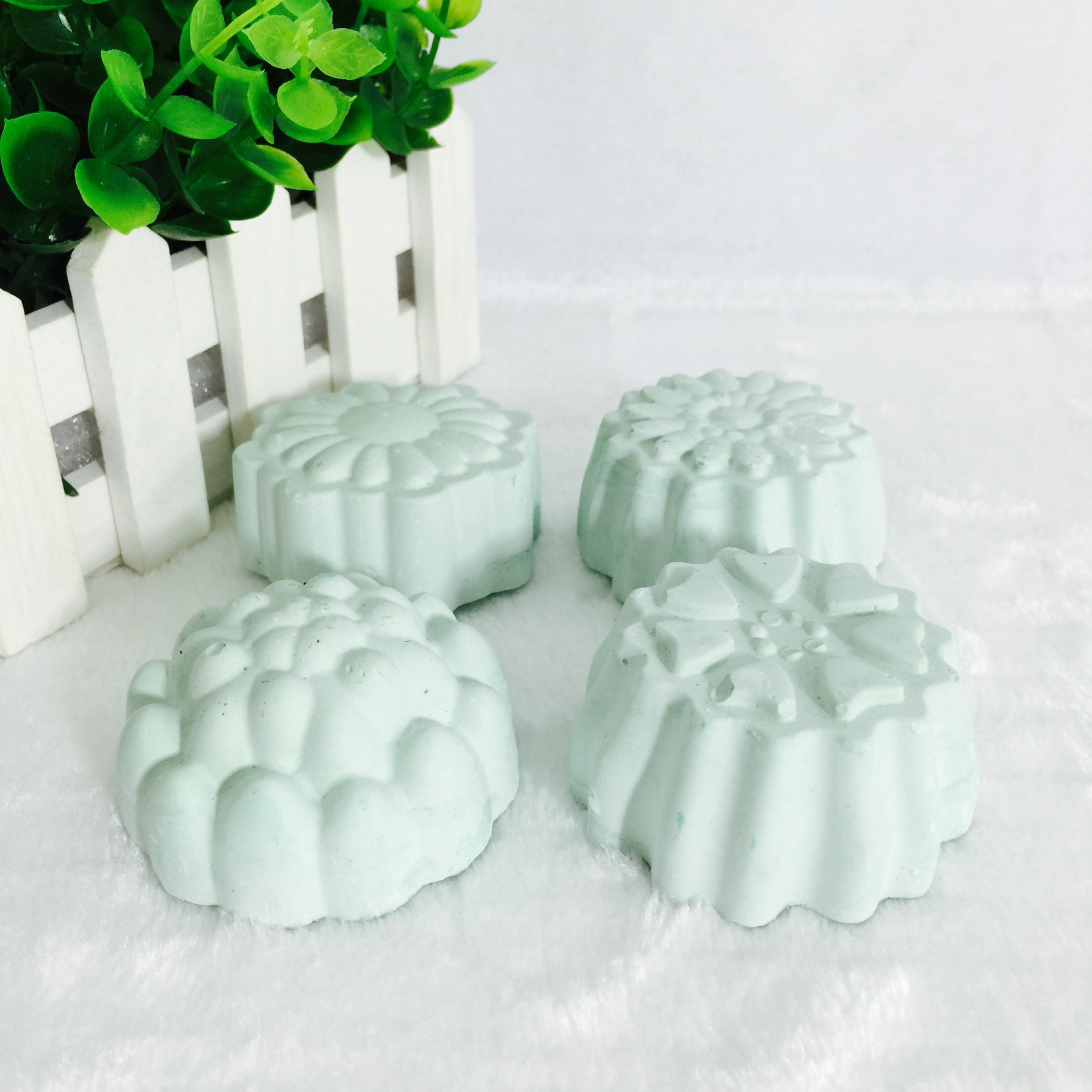 2503672687_478212042