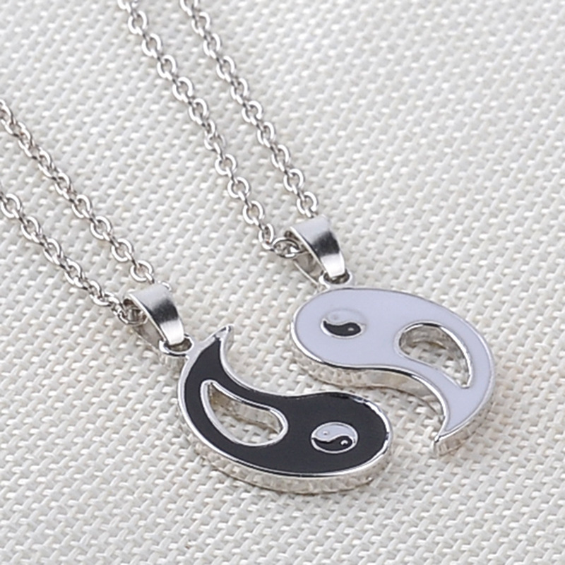 24g Weight Pendant Necklace Classification 1 Piece Quantity 1 Piece Simple Style Letter Alloy Plating Unisex Pendant Necklace