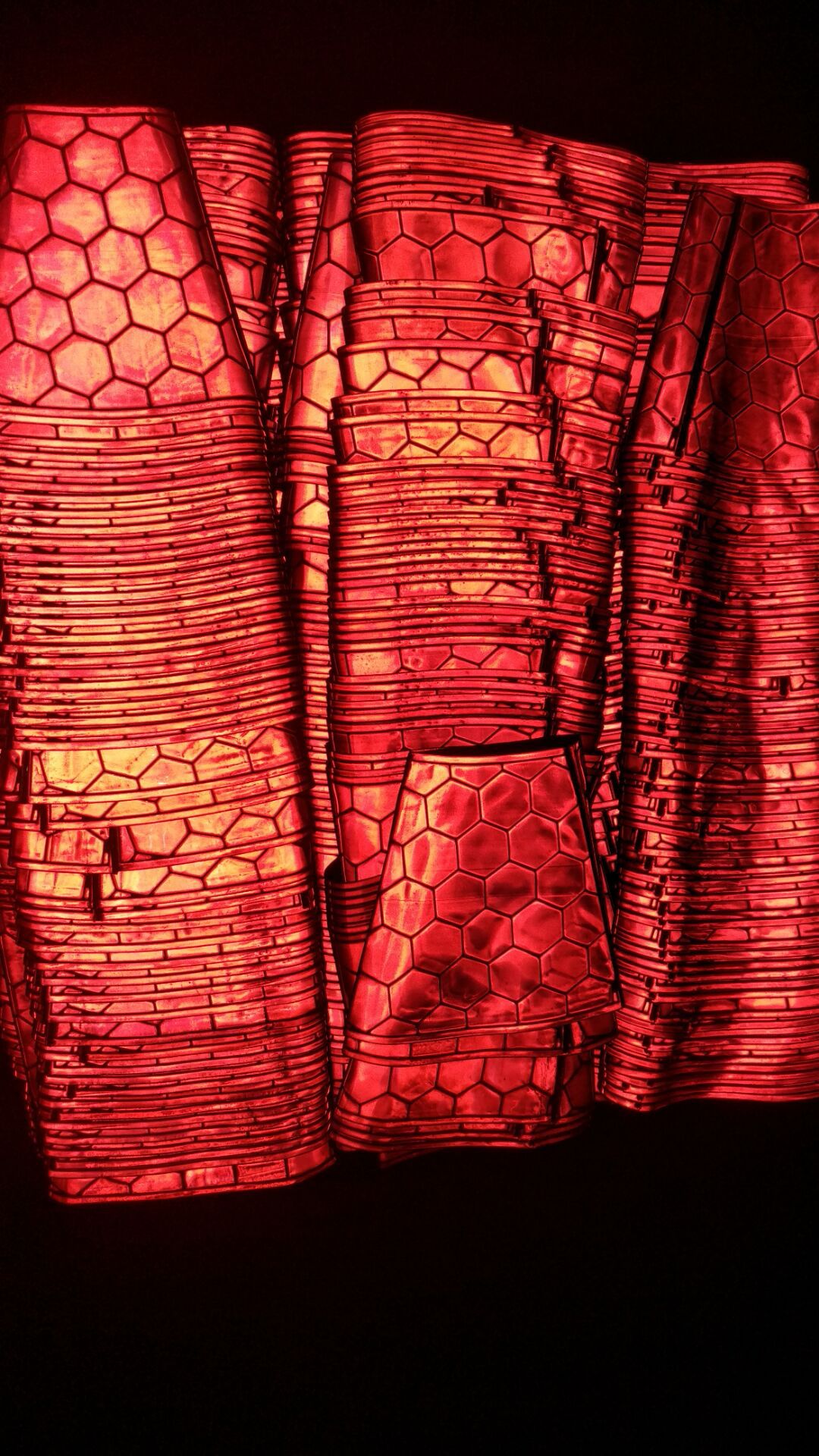 大六角蜂窝型大红色加厚可出口高亮度反光晶格路锥套