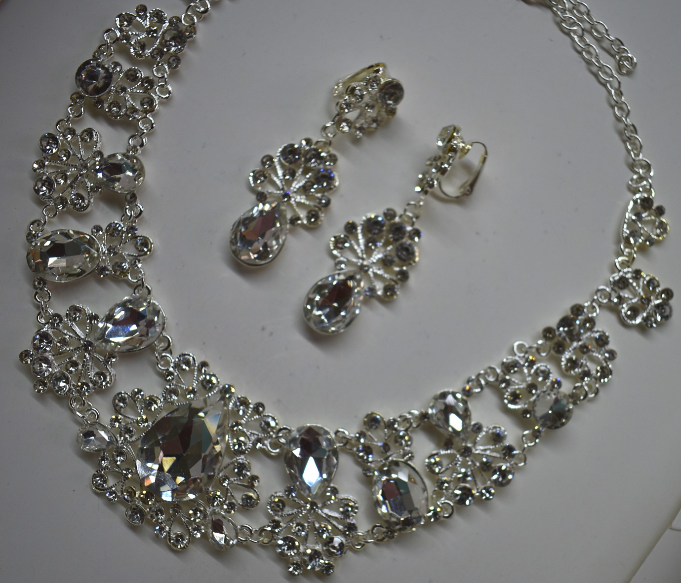 Sparkling Jewelry Set