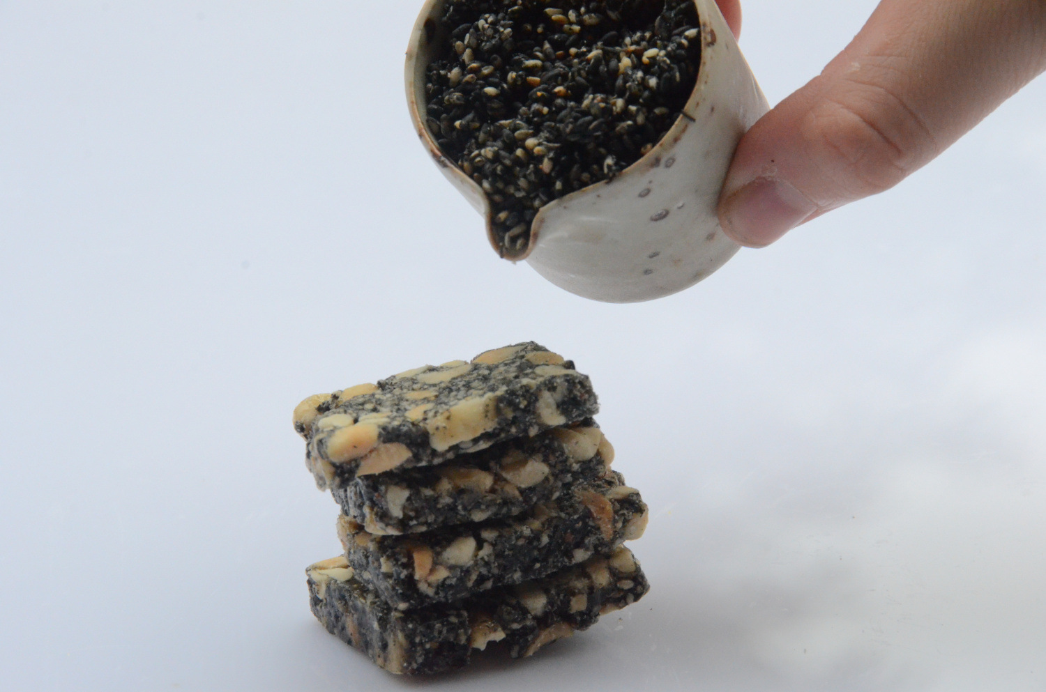 Black Sesame Peanut Bar | 黑芝麻花生糖 170g - GBT Trading Sdn Bhd