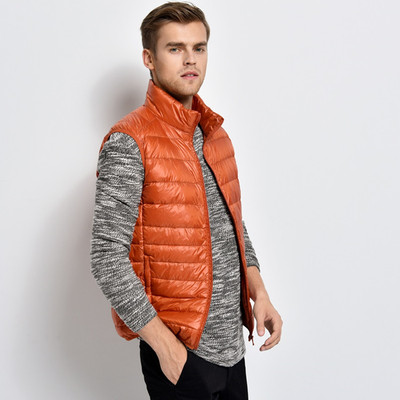 2017 Autumn and winter new pattern man Down Vest have cash less than that is registered in the accounts Light and thin keep warm Large vest waistcoat men's wear coat Youth