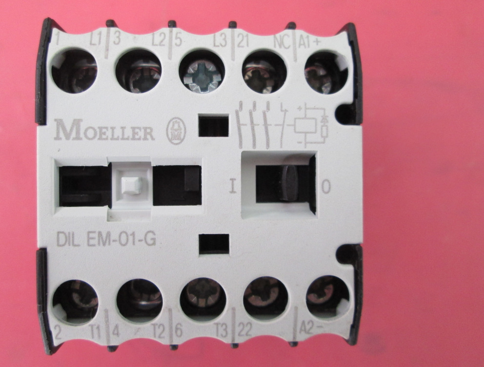 接触器  DIL  EM-01-G    DC220V