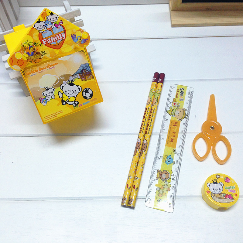 812房子笔筒套装1