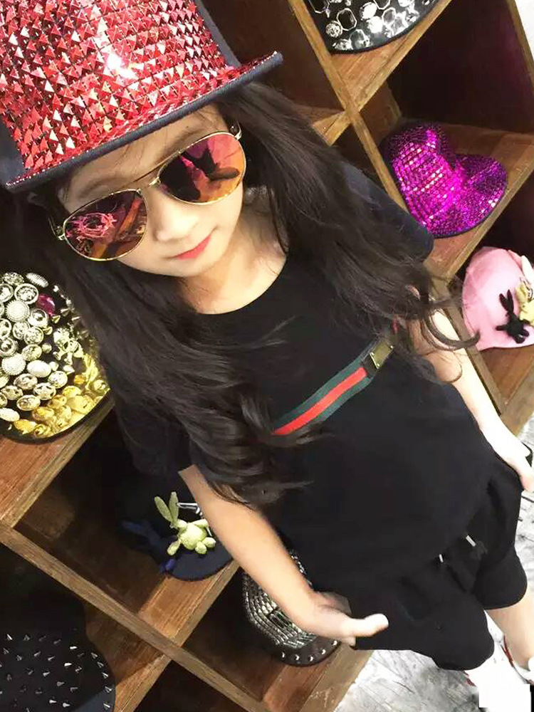 女童單T一條線細節圖1