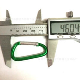 登山扣、钩;钥匙扣及钥匙扣配件;口哨