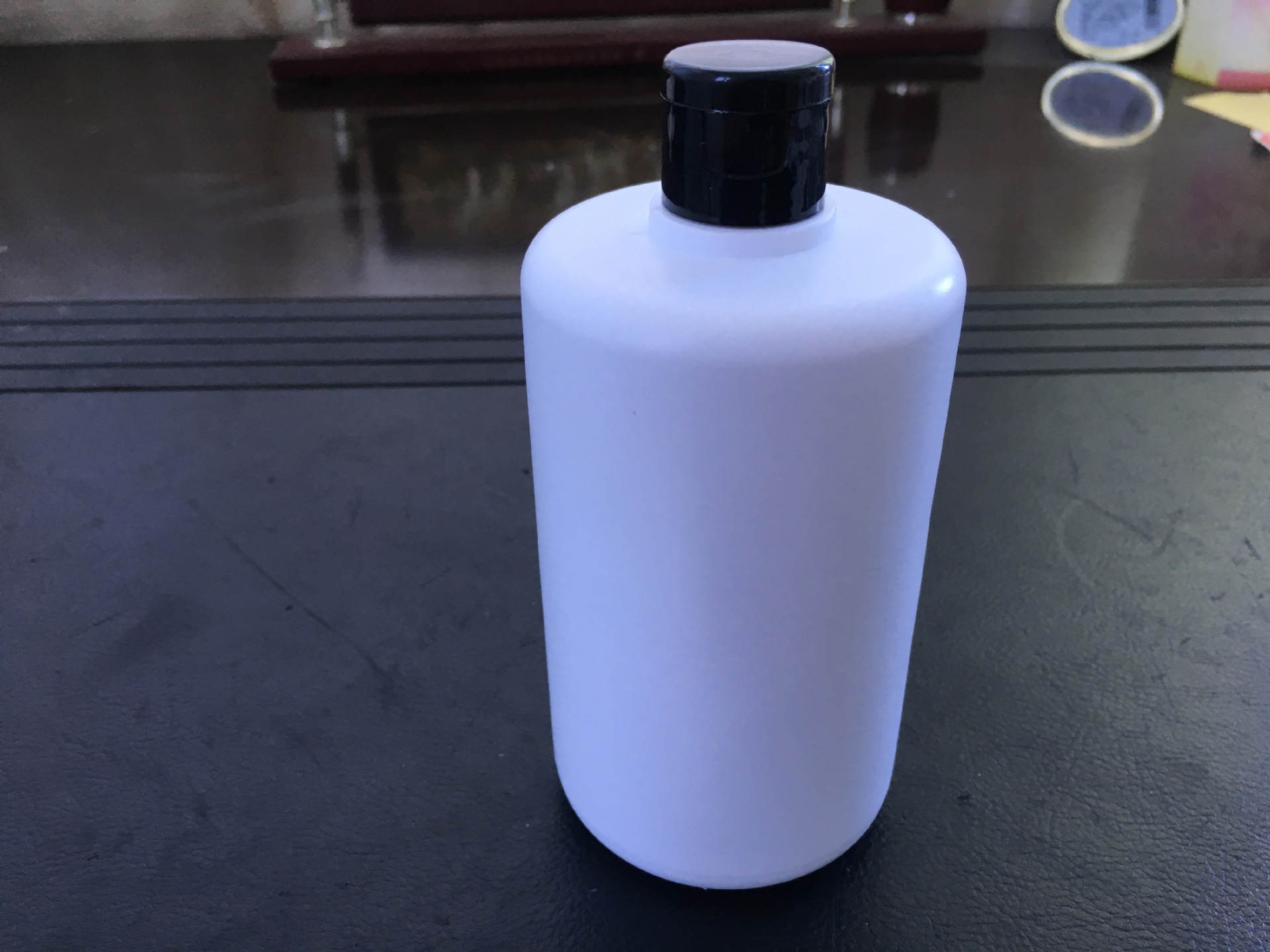 300ml 翻盖塑料瓶 平肩矮胖型