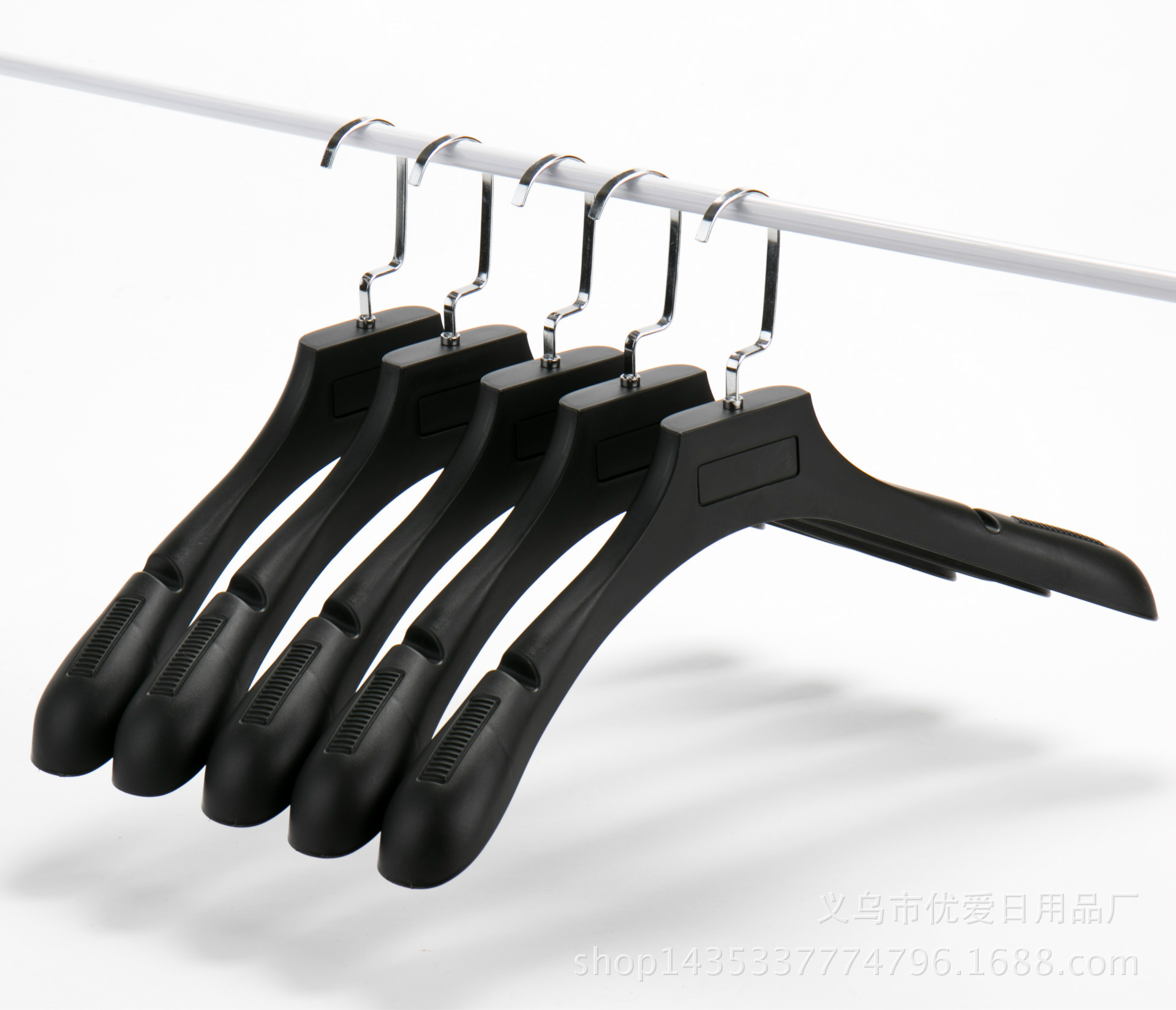 suede non-slip plastic hanger