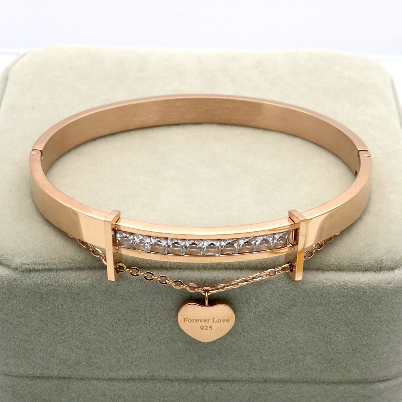 Women'S Gender Vacuum Plating Real Gold Plated 18K Gold Heart Shape 304 Stainless Steel Titanium Steel Fashion Waterproof Non Tarnish 304 Stainless Steel Bangle