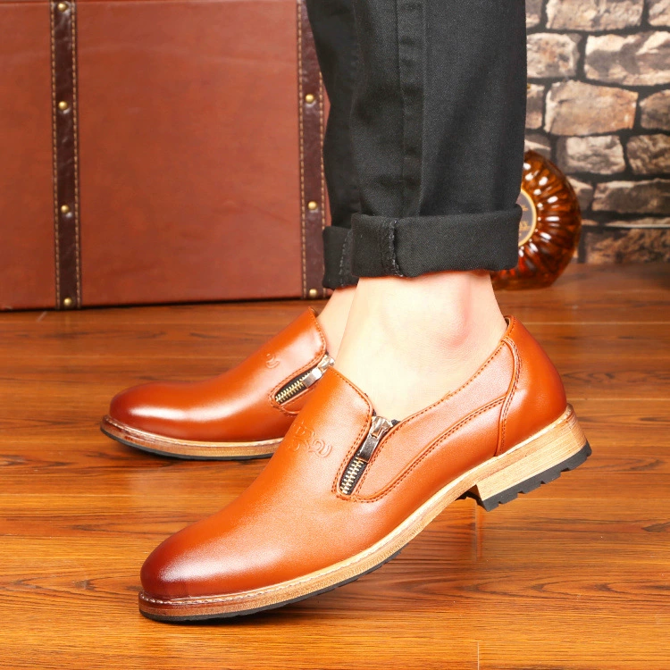 Новый Комплект кожаных туфель в Корейском стиле с круглым носком, мужская обувь на деревянном каблуке на молнии, деловое платье с подковой и принтом, кожаная обувь для мужчин